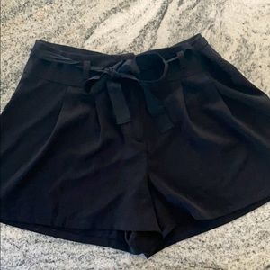Black Shorts l Medium